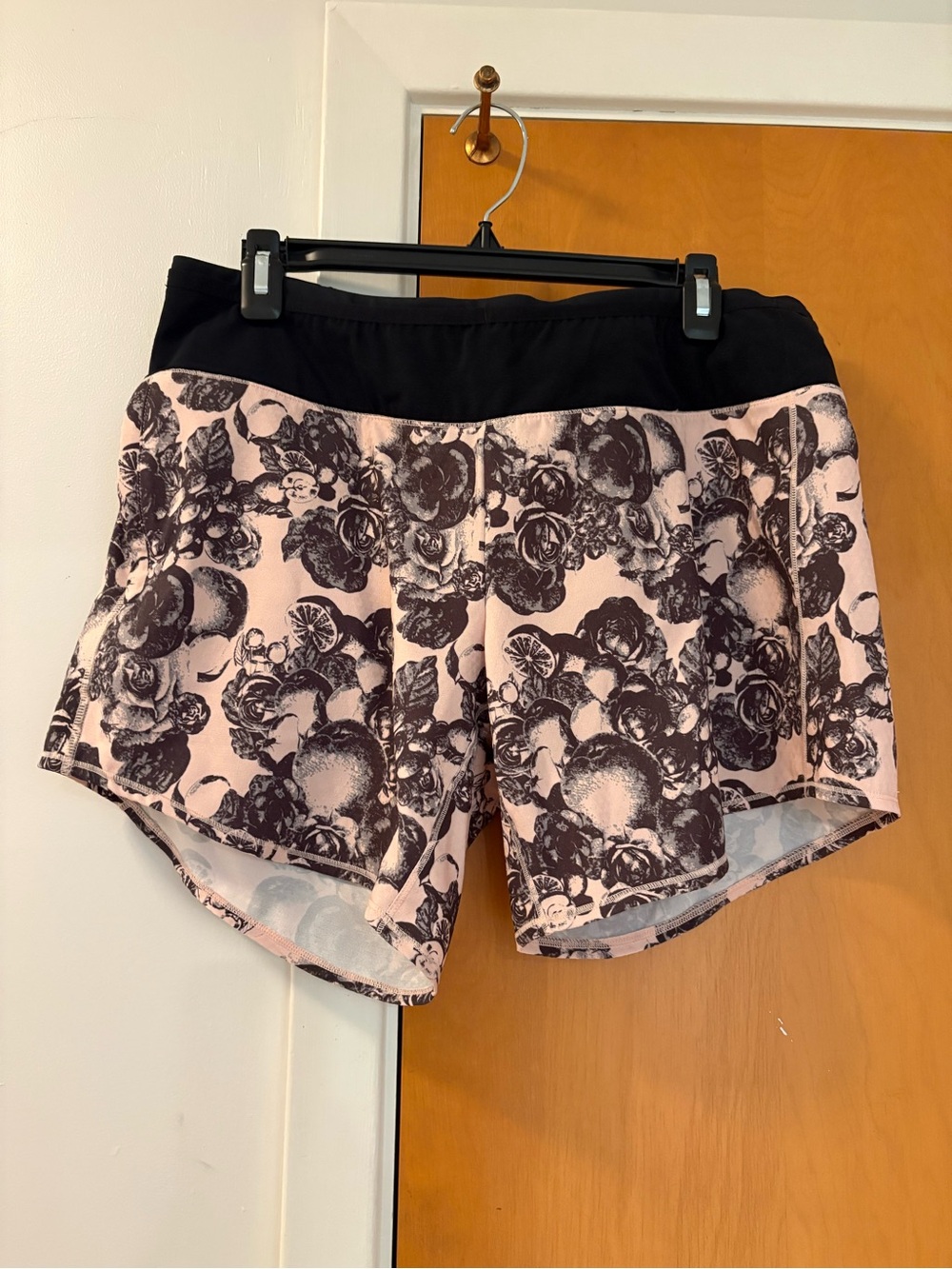 Oiselle Pink Floral Roga Toolbelt Shorts with Black Waistband - size 10